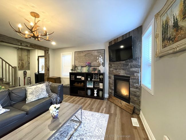 2834 County Rd 124, House other with 3 bedrooms, 2 bathrooms and 5 parking in Duntroon ON | Image 12
