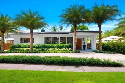 2575 Pine Tree Dr, Miami Beach, FL, 33140-4320 | Card Image