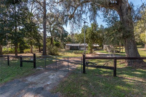 9352 Ne 27th Ter, Anthony, FL, 32617-3659 | Card Image