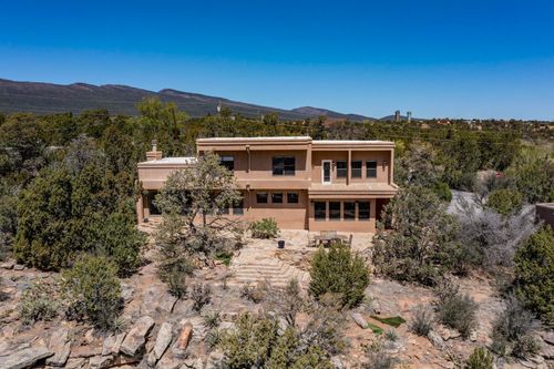 19 High Country Dr, Cedar Crest, NM, 87008-9722 | Card Image