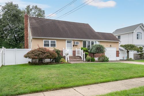 2794 Janet Ave, North Bellmore, NY, 11710-2020 | Card Image