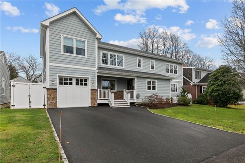36 Keeher Ave, Newport, RI, 02840-2320 | Card Image