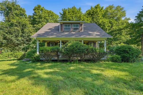 1746 Horton Rd, Mohegan Lake, NY, 10547-1605 | Card Image