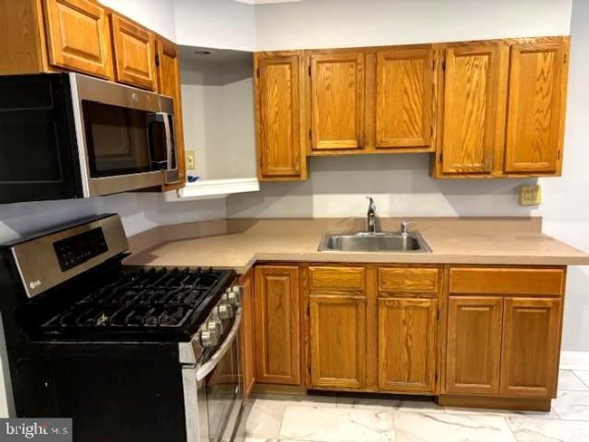 855 Cumberland St, Townhouse with 2 bedrooms, 2 bathrooms and null parking in GLOUCESTER CITY NJ | Image 7