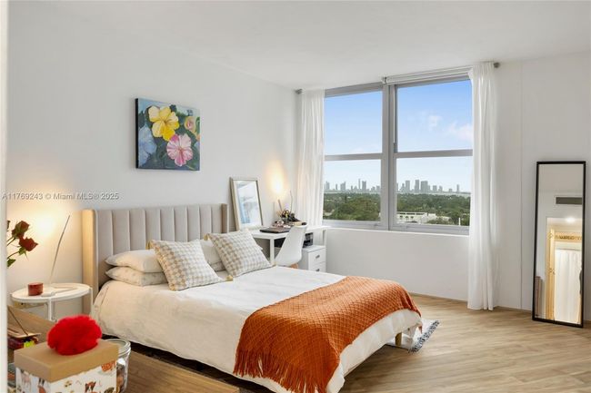 APT-1638 - 2899 Collins Ave, Condo with 1 bedrooms, 1 bathrooms and null parking in Miami Beach FL | Image 9