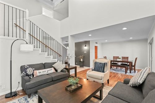 b-550 E Avenue J, Grand Prairie, TX, 75050-2538 | Card Image