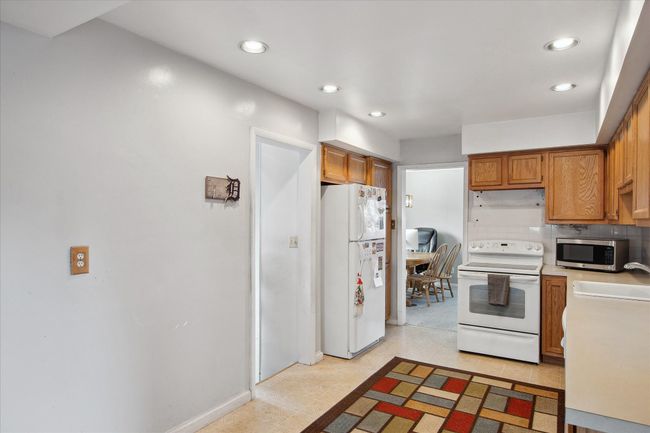 2941 Longmeadow Dr, House other with 3 bedrooms, 2 bathrooms and null parking in Trenton MI | Image 15
