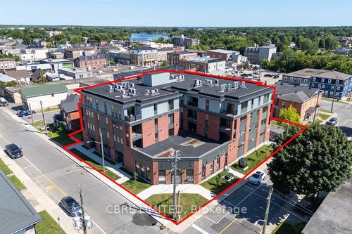 1-7 Maple Ave, Smiths Falls, ON, K7A1Z4 | Card Image
