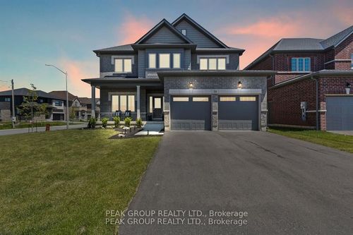 14 Venture Way, Thorold, ON, L2V0G9 | Card Image