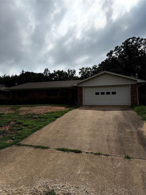 2409 Caprice Ave, Denison, TX, 75020-7201 | Card Image
