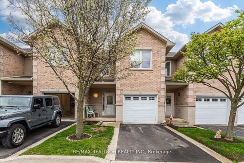 35-81 Valridge Dr, Ancaster, ON, L9G5B6 | Card Image