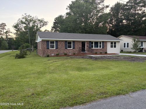 620 S Orange St, Wallace, NC, 28466-2056 | Card Image