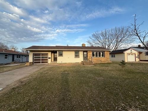 1030 32nd Ave N, Saint Cloud, MN, 56303-2230 | Card Image