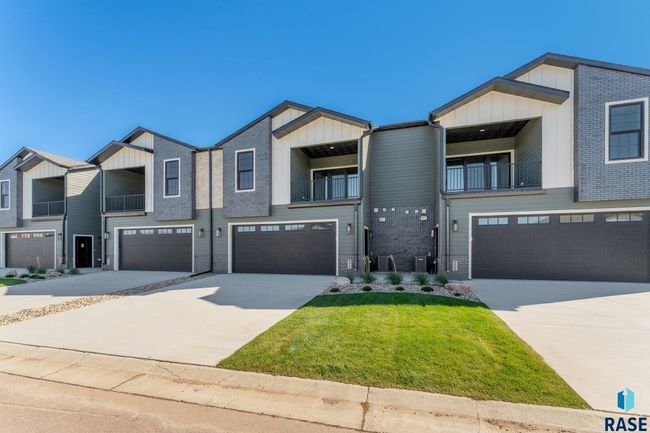 8611 W Shoreline Pl, Townhouse with 3 bedrooms, 3 bathrooms and null parking in Sioux Falls SD | Image 22
