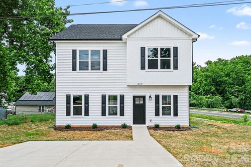 402 Pleasant Ave, Kannapolis, NC, 28081-4623 | Card Image