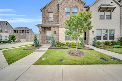 1498 Weston Road, Townhouse with 3 bedrooms, 2 bathrooms and null parking in Farmers Branch TX | Image 1