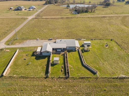 142 Zimmerhanzel Rd, Flatonia, TX, 78941-5905 | Card Image