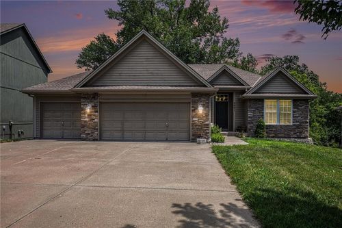 9801 N Donnelly Ave, Kansas City, MO, 64157-7917 | Card Image