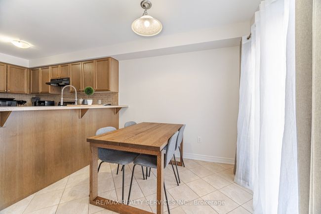 21 Cedarbrook Rd, House attached with 3 bedrooms, 3 bathrooms and 1 parking in Brampton ON | Image 13