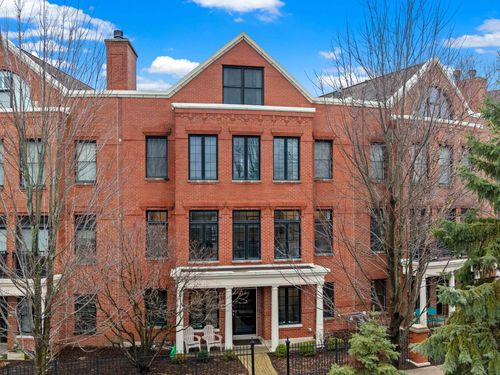 2048 Valor Ct, Glenview, IL, 60026-8052 | Card Image