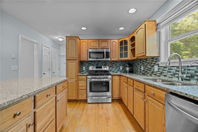 15 Cedar Avenue, House other with 3 bedrooms, 2 bathrooms and 6 parking in Swansea MA | Image 3