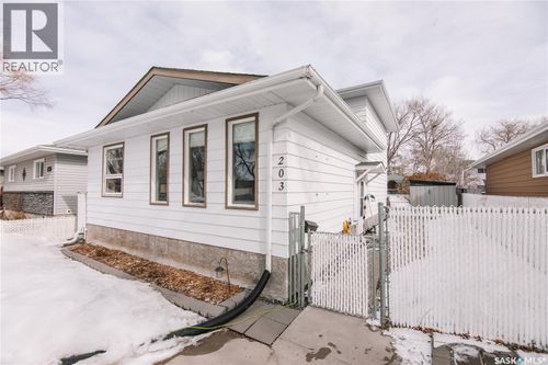 203 Paynter Cres, Regina, SK, S4X2A9 | Card Image