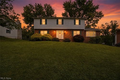 246 N Hills Dr, Parkersburg, WV, 26104-9224 | Card Image