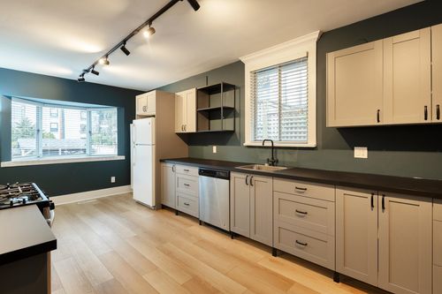 1511 Barclay St, Vancouver, BC, V6G1J8 | Card Image
