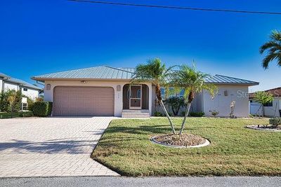 330 Sorrento Court, House other with 3 bedrooms, 2 bathrooms and null parking in PUNTA GORDA FL | Image 3