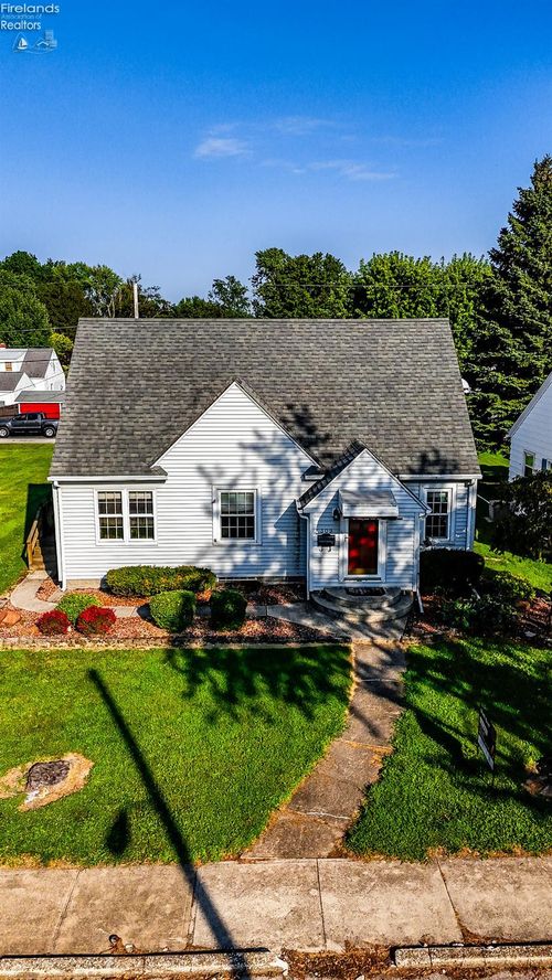 309 S Collinwood Blvd, Fremont, OH, 43420-4531 | Card Image