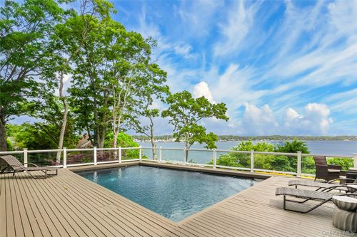 11 Bay View Dr, Hampton Bays, NY, 11946-2735 | Card Image