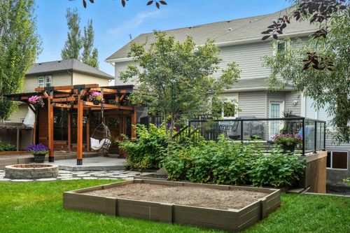 37 Thomas St Nw, Langdon, AB, T0J1X2 | Card Image