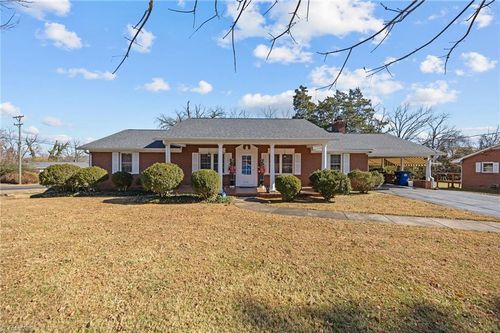 4175 James St, Winston Salem, NC, 27106-2417 | Card Image