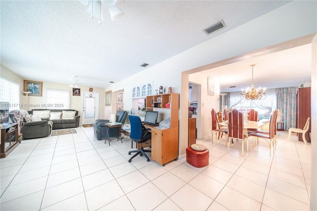 5803 Nw 85 Th Ter, House other with 2 bedrooms, 2 bathrooms and null parking in Tamarac FL | Image 15