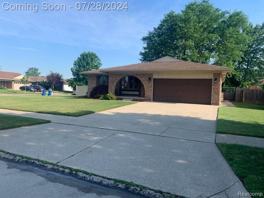 Weier Dr, Warren, MI 48088