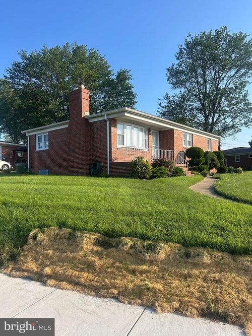 8300 Berkwood Ct, BALTIMORE, MD, 21237-2912 | Card Image