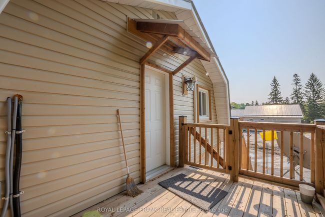 4075 County Rd 121, Home with 4 bedrooms, 5 bathrooms and 4 parking in Kinmount ON | Image 4