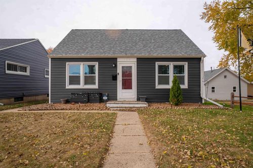 724 Kirkwood Ave, Waterloo, IA, 50701-2208 | Card Image