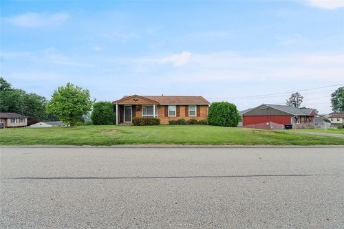 440 Fairwood Dr, Irwin, PA, 15642-2628 | Card Image