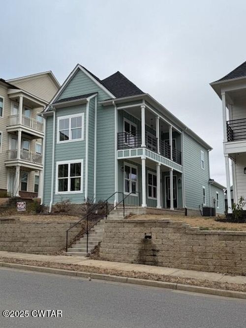 225 W Deaderick St, Jackson, TN, 38301-5909 | Card Image