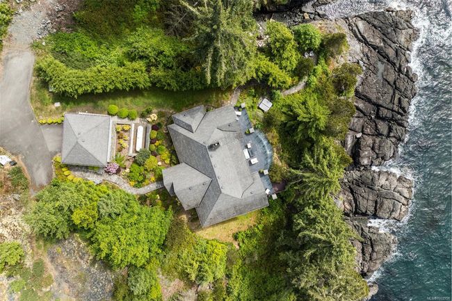 1050 Roxview Crt, House other with 4 bedrooms, 6 bathrooms and 3 parking in Sooke BC | Image 5