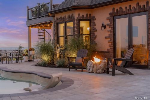 1582 Route 9w, Marlboro, NY, 12542-5407 | Card Image