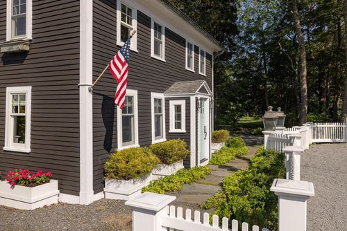 45 Atlantic Ave, North Hampton, NH, 03862-2307 | Card Image
