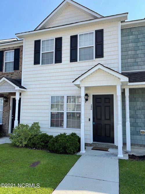 206 Bridgewood Dr, Jacksonville, NC, 28546-8379 | Card Image