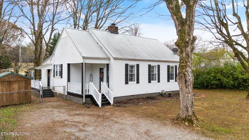 925 Barnabas St, Athens, TN, 37303-4509 | Card Image