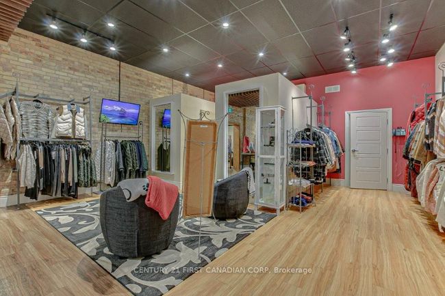 431 Talbot St, Home with 0 bedrooms, 0 bathrooms and 6 parking in Saint Thomas ON | Image 5
