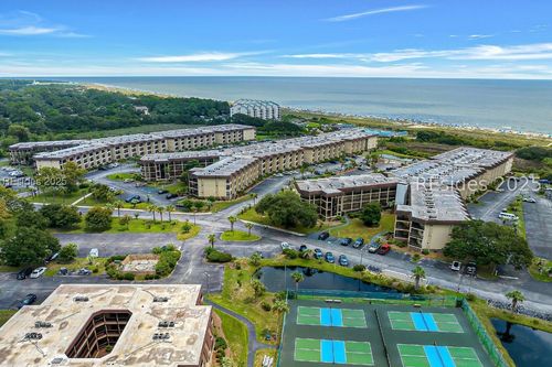 apt-e18-40 Folly Field Rd, Hilton Head Island, SC, 29928-6809 | Card Image