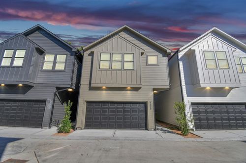 9024 Laverne Laurel Ln, Houston, TX, 77080-1143 | Card Image