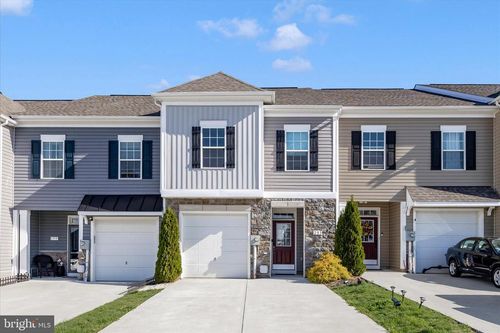 203 Charterhouse St, FALLING WATERS, WV, 25419-1698 | Card Image
