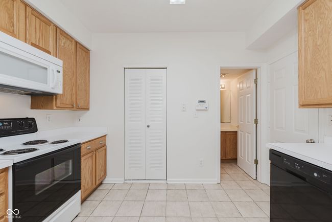 8422 Enclave Blvd, Condo with 2 bedrooms, 3 bathrooms and null parking in Fishers IN | Image 12